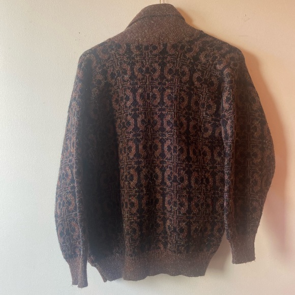 funky acrylic grandpa sweater - Picture 3 of 3